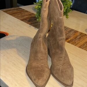Lucchese Tan Suede Heeled Boots